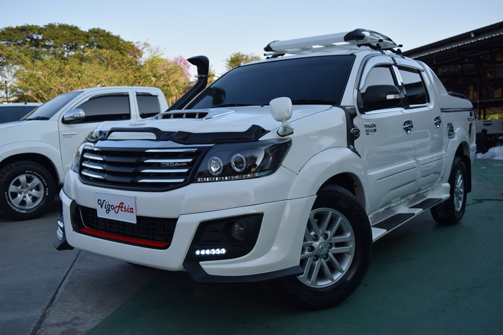 2012 VIGO 4WD 3.0G AT DOUBLE CAB WHITE 9909 Al Husnain Motors LTD